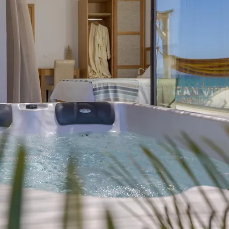 Galazio Aparthotel 4*