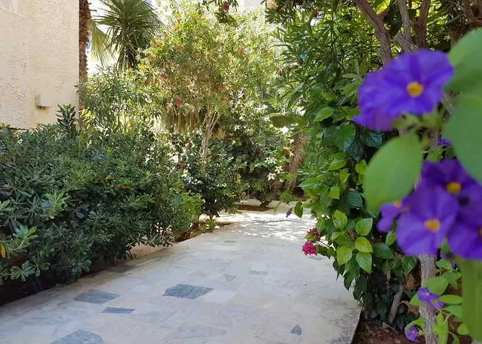 Ξενοδοχείο με διαμερίσματα Galazio 4*